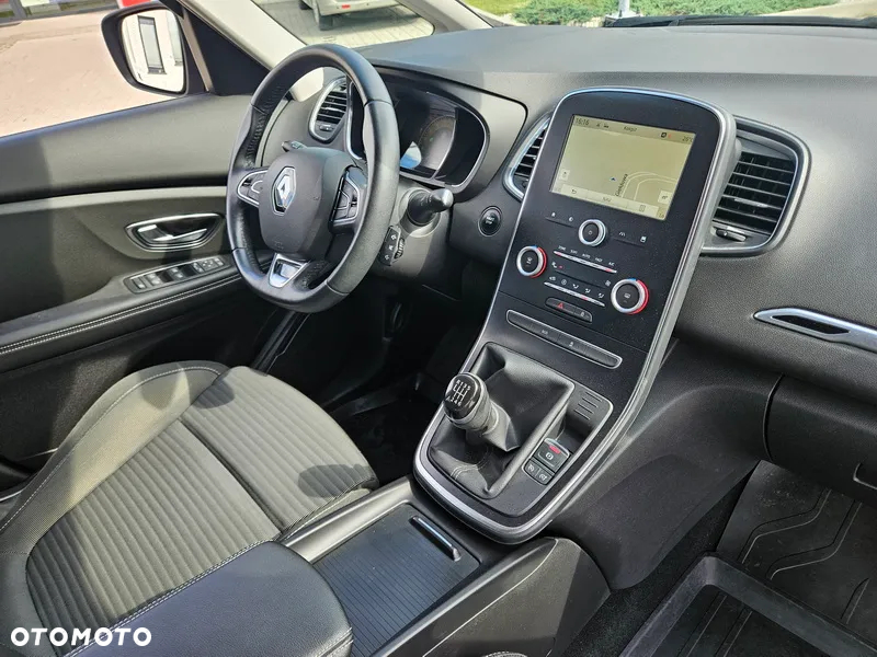 Renault Scenic - 17