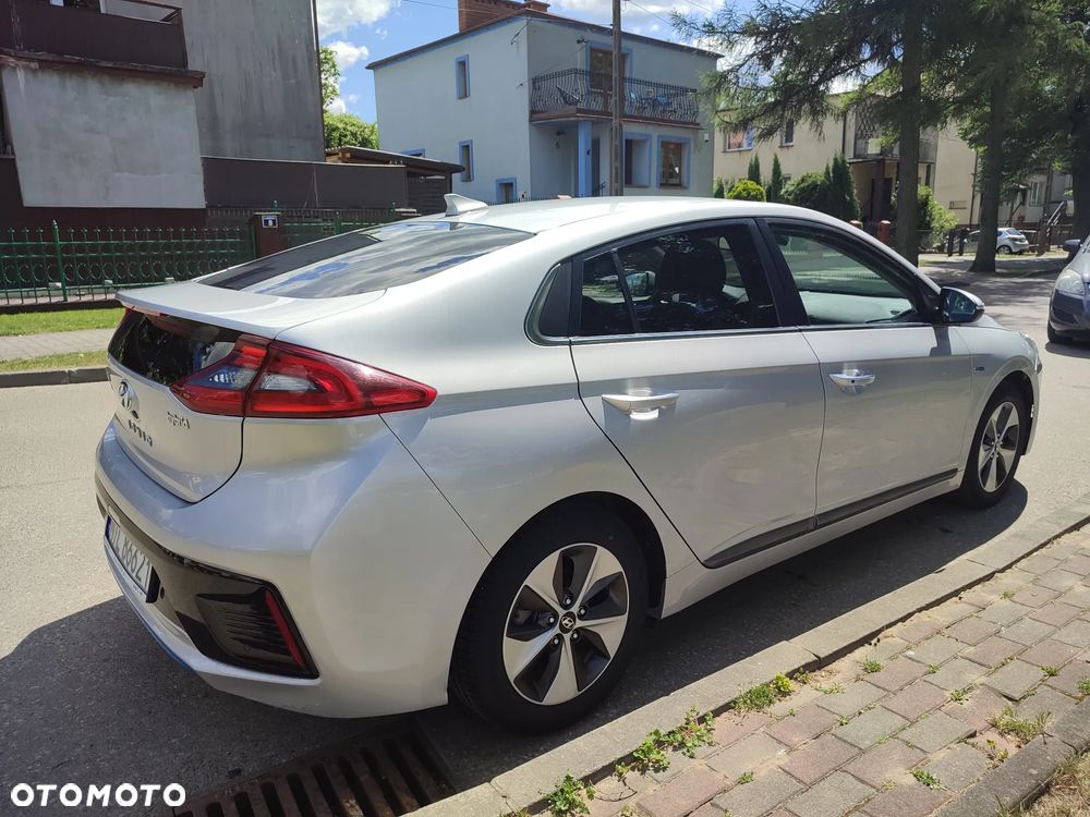 Hyundai IONIQ Hybrid Platinum - 4