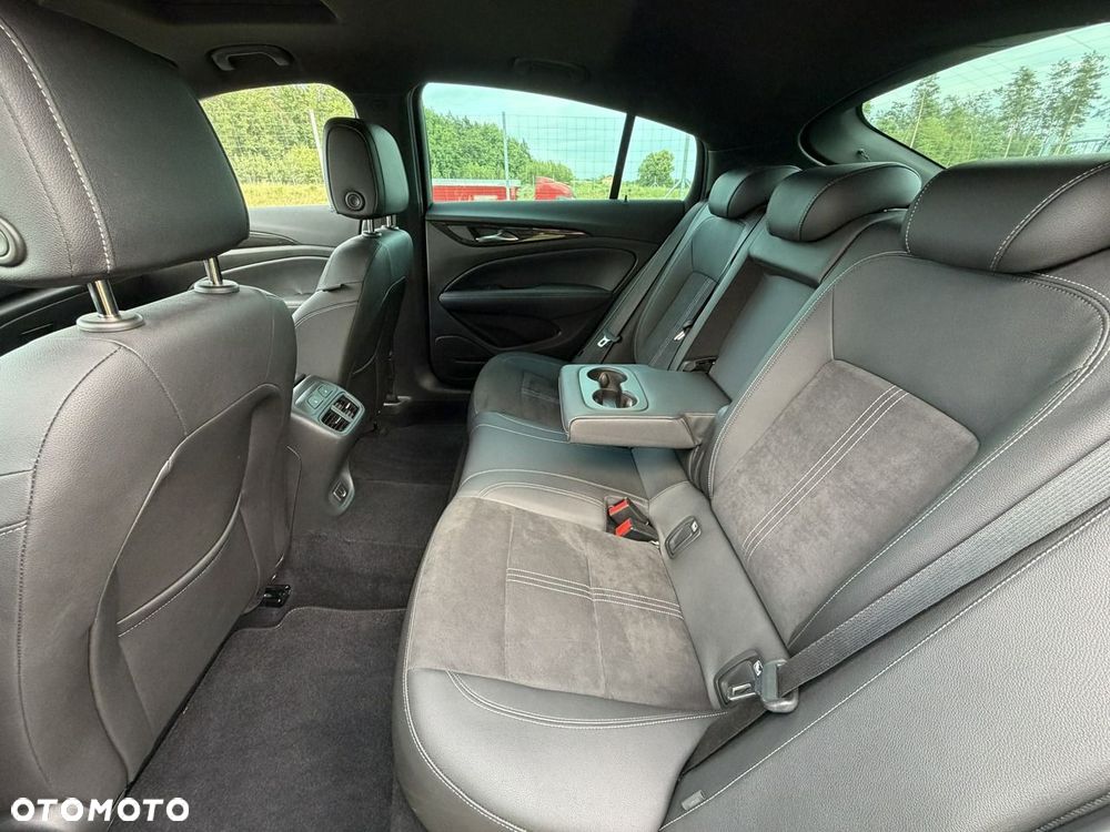 Opel Insignia - 16