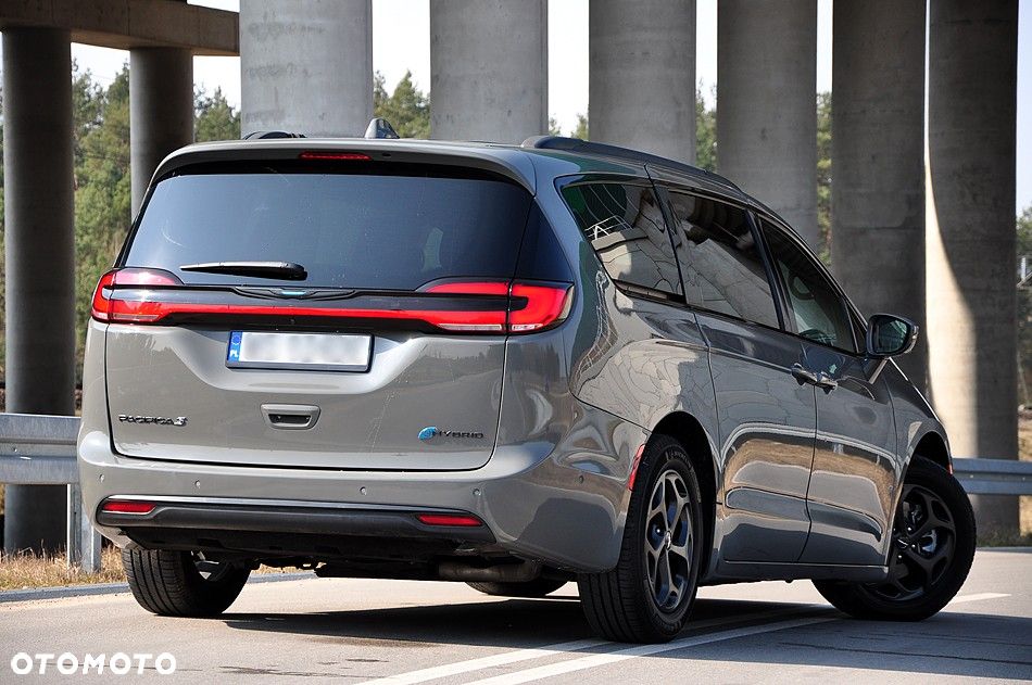 Chrysler Pacifica - 14