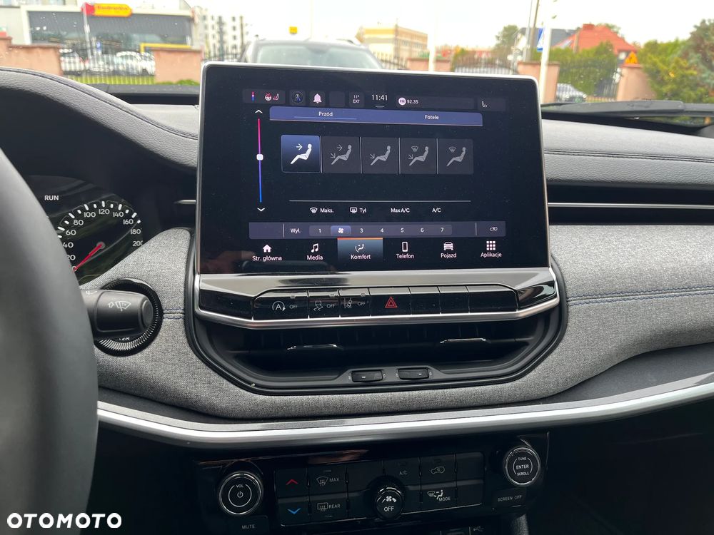 Jeep Compass - 28