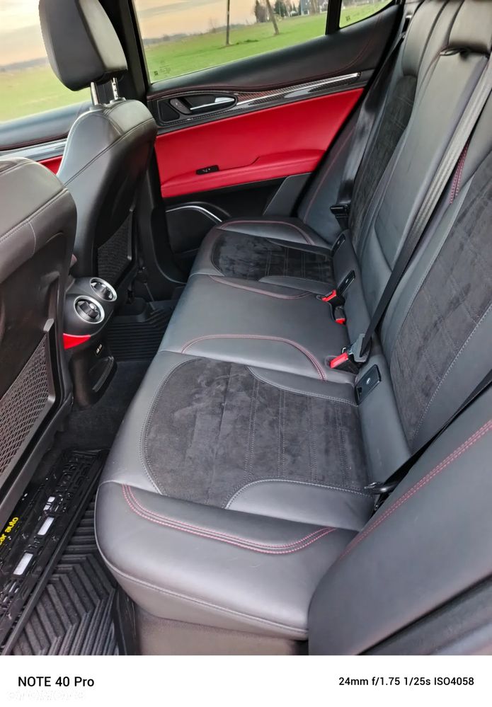 Alfa Romeo Stelvio V6 2.9 Bi-Turbo AT8-Q4 Quadrifoglio - 34