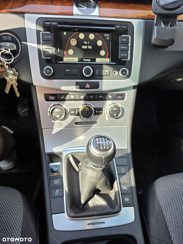 Volkswagen Passat 2.0 TDI 4Mot Highline - 26