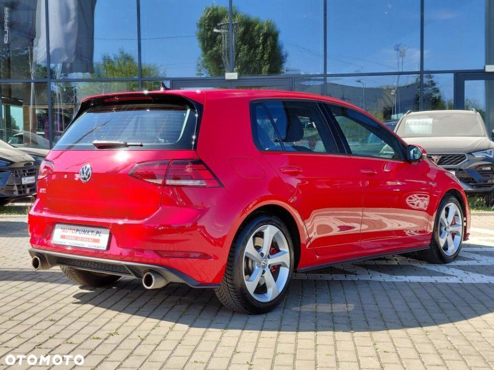 Volkswagen Golf - 4