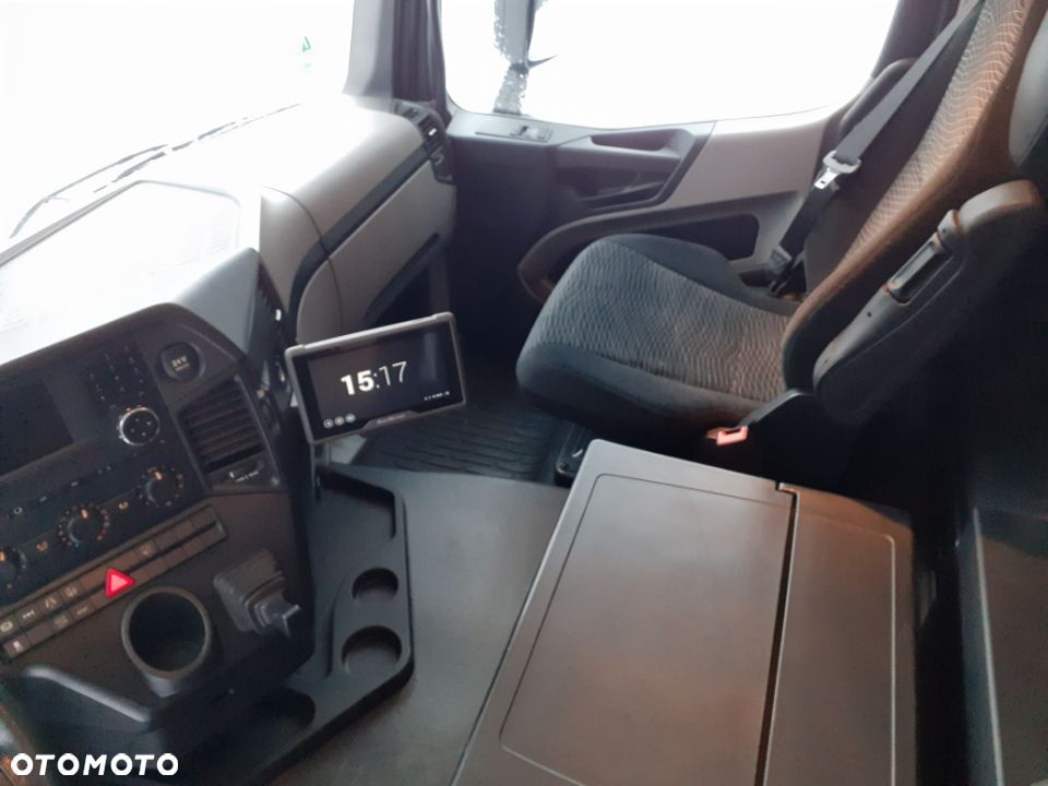 Mercedes-Benz ANTOS - 10