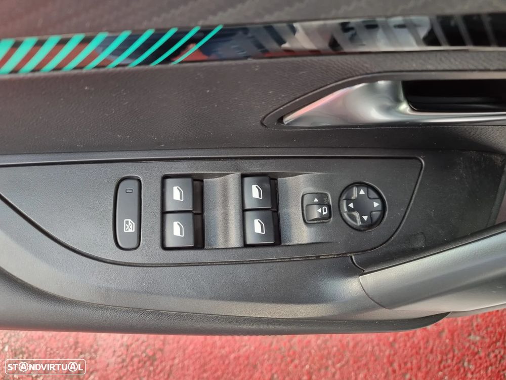 Peugeot 2008 1.2 PureTech Active Pack EAT8 - 25