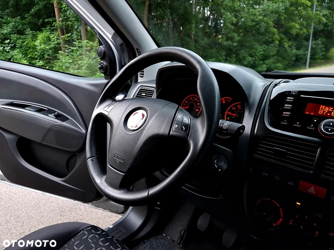 Fiat Doblo II 1.4 8V Dynamic - 27