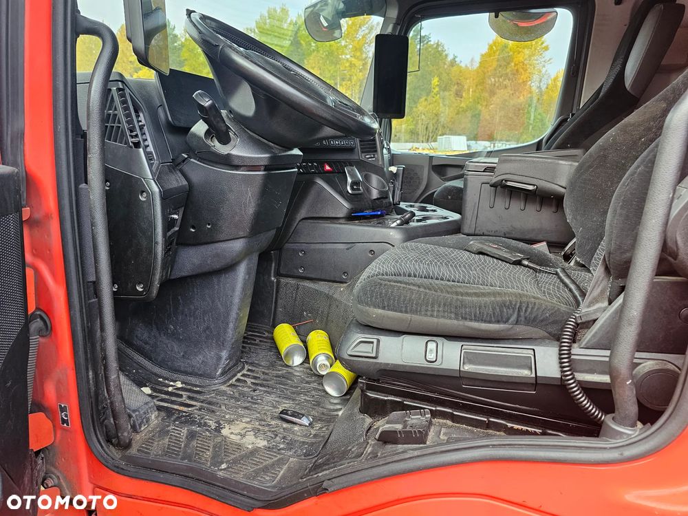 Kabina actros mp5 24r dzienna budowlana na tabletach - 4