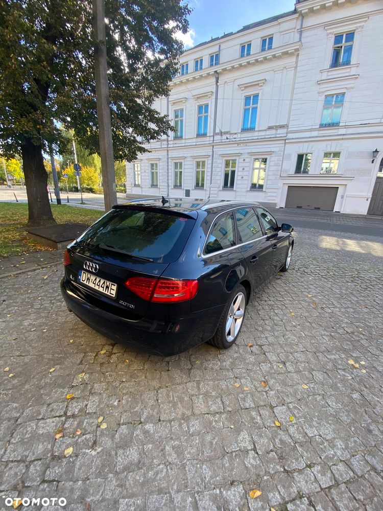 Audi A4 Avant - 8
