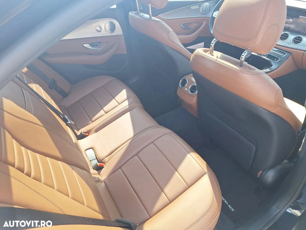 Mercedes-Benz E 300 de Aut. - 27