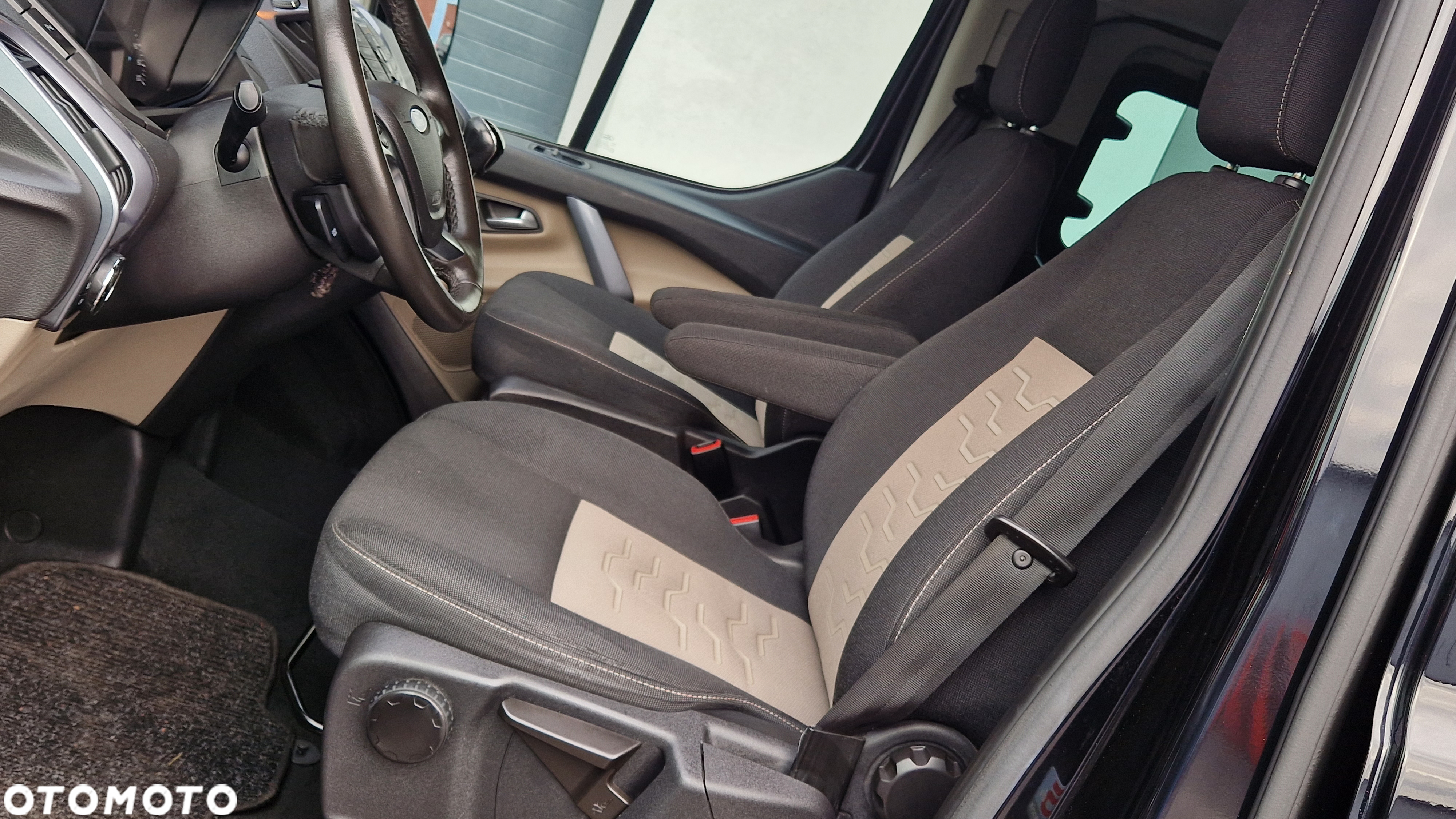 Ford Tourneo Custom 2.0 EcoBlue L2 Shuttle Bus Titanium - 20