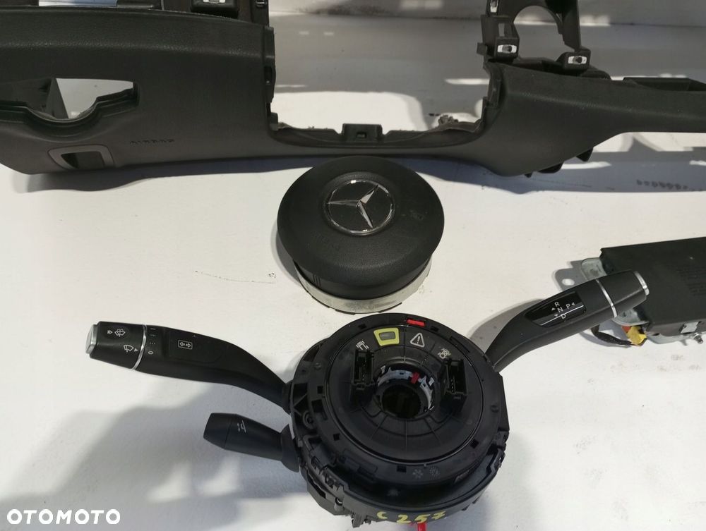 Konsola pulpit deska MERCEDES CLS A257 AMG HEAD UP CZERWONA NIĆ - 8