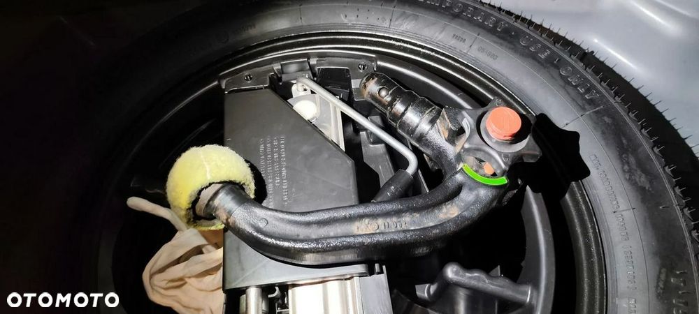 Mercedes-Benz Klasa E 200 BlueEFFICIENCY 7G-TRONIC Elegance - 32