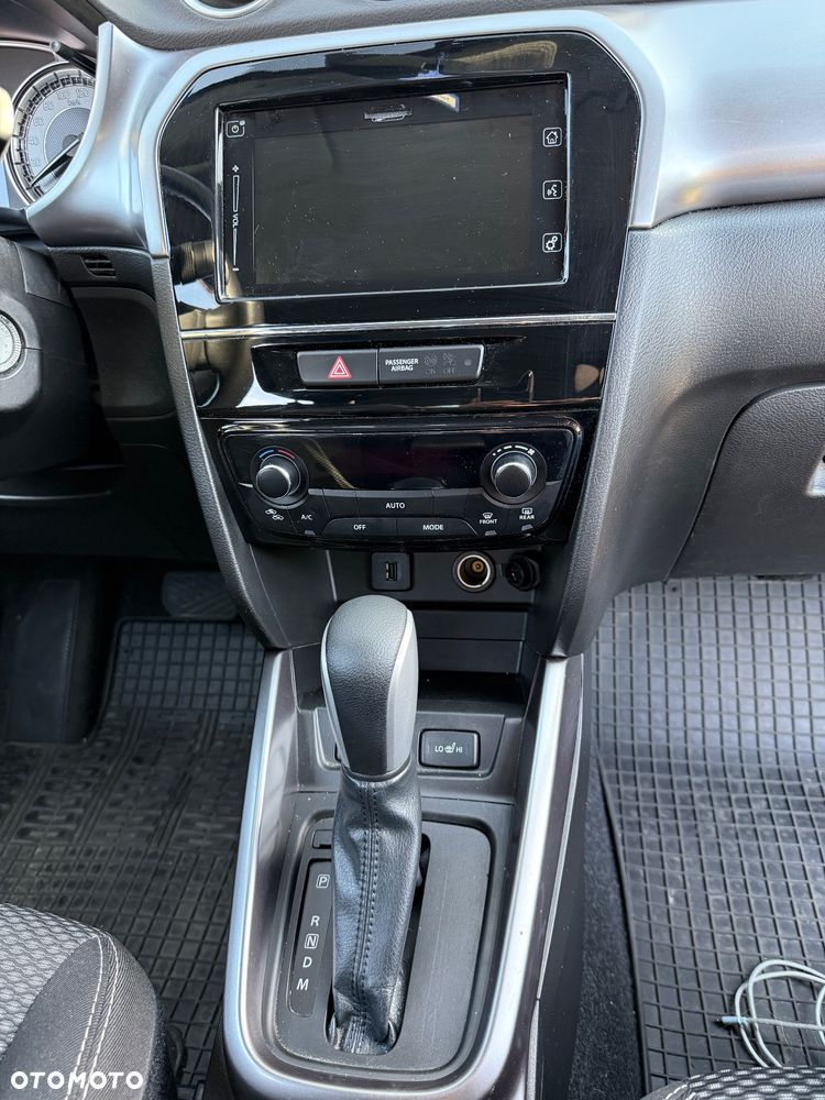 Suzuki Vitara 1.0 Boosterjet Premium 2WD - 21