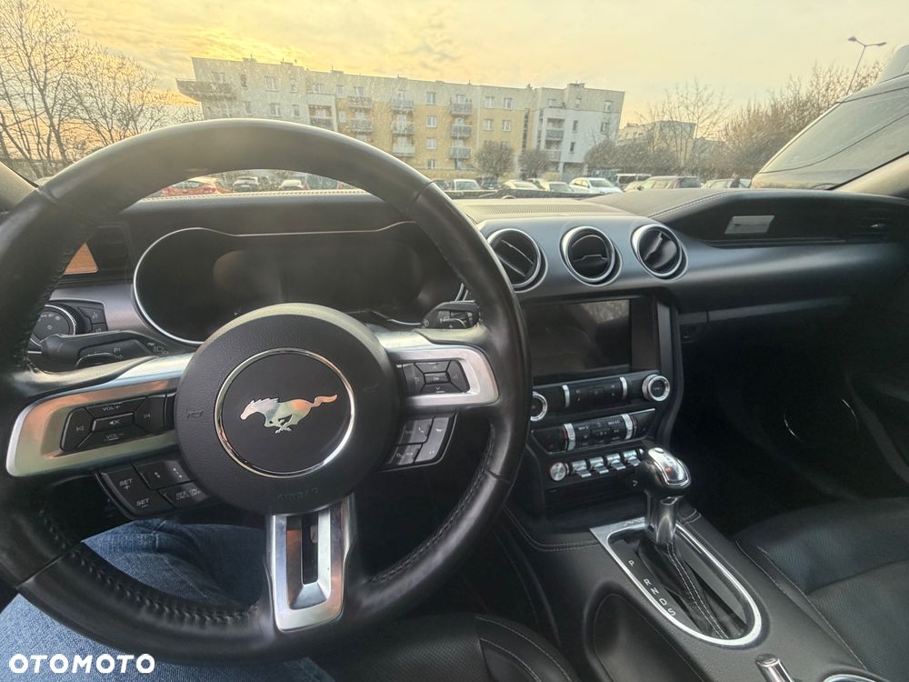 Ford Mustang - 7
