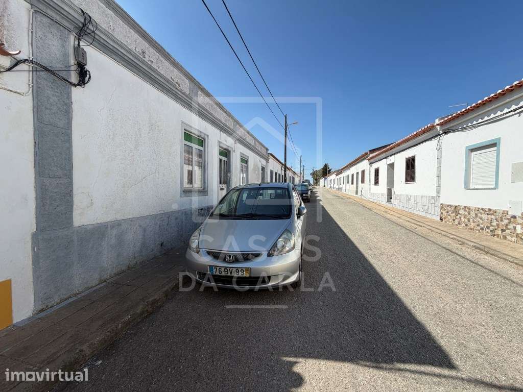 Moradia com duas entradas independentes e 374m2 de área total em S.... - Grande imagem: 3/39