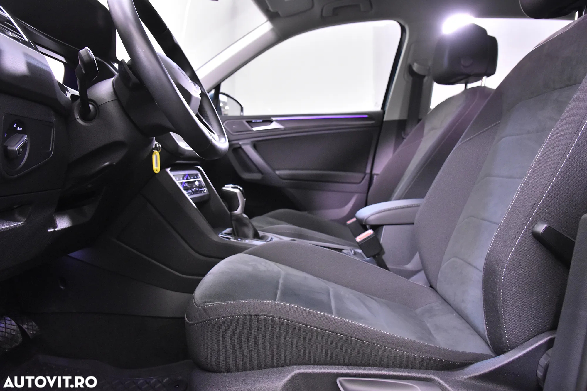 Volkswagen Tiguan 2.0 TDI DSG Elegance - 23