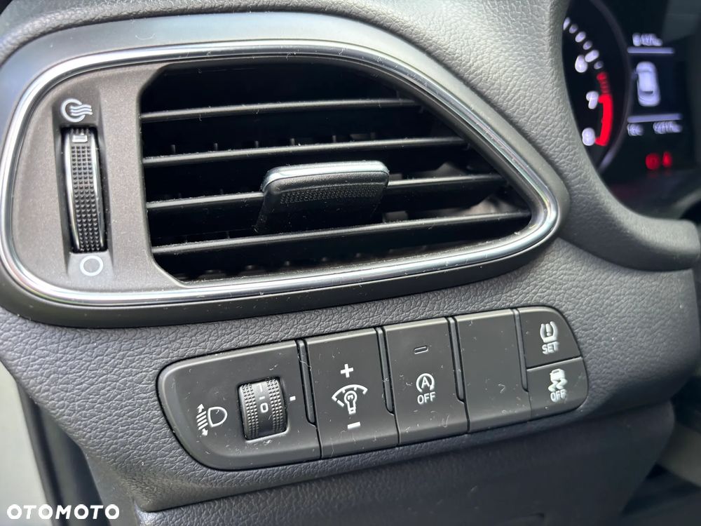 Hyundai i30 1.5 DPI Modern - 23