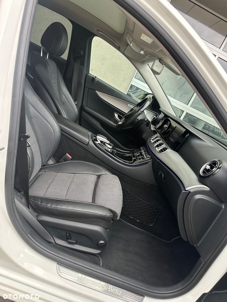 Mercedes-Benz Klasa E 220 d 9G-TRONIC - 29