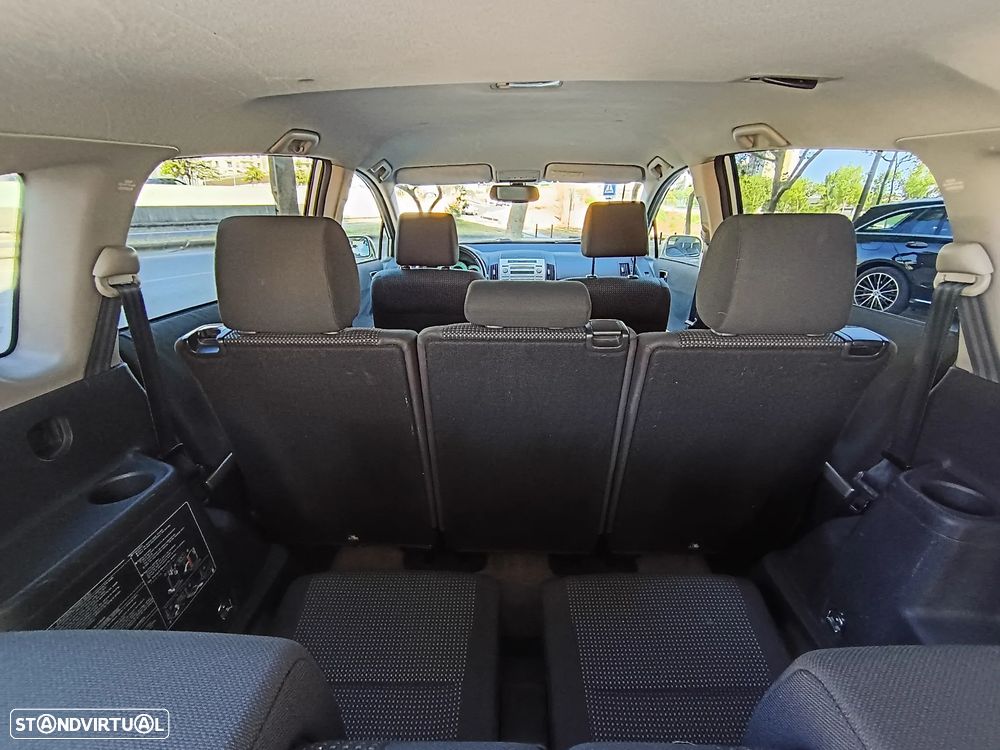 Toyota Corolla Verso 2.2 D-4D Sol - 11