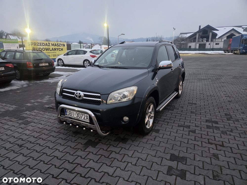 Toyota RAV4 - 1