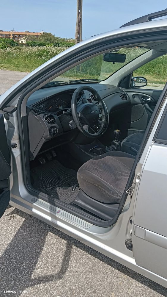 Ford Focus SW 1.8 TDCi Ghia - 10