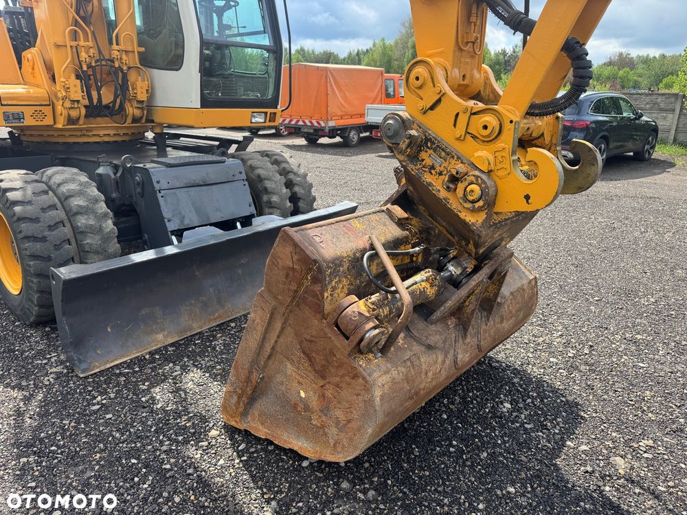 Liebherr 900B - 8