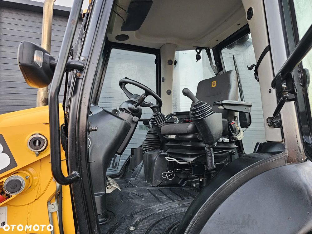 JCB 3CX Contractor 110kM - 7