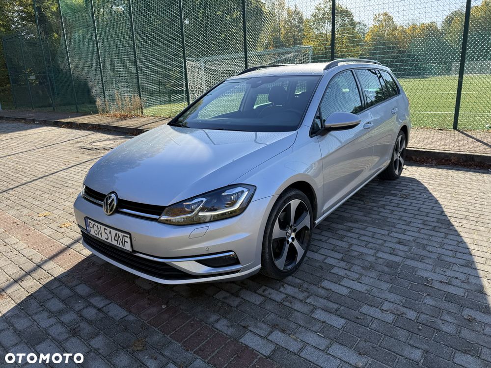 Volkswagen Golf - 1