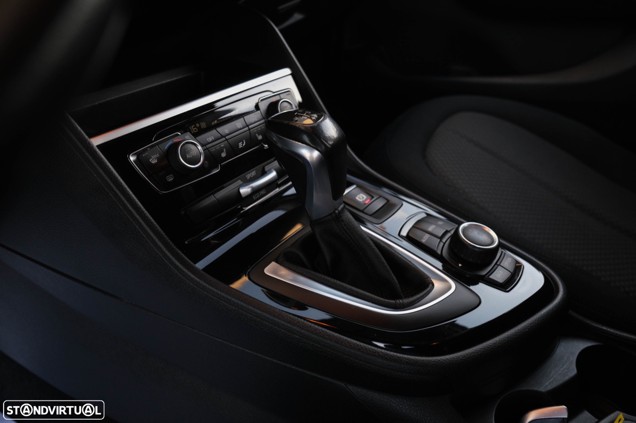 BMW 216 Active Tourer d Auto - 24