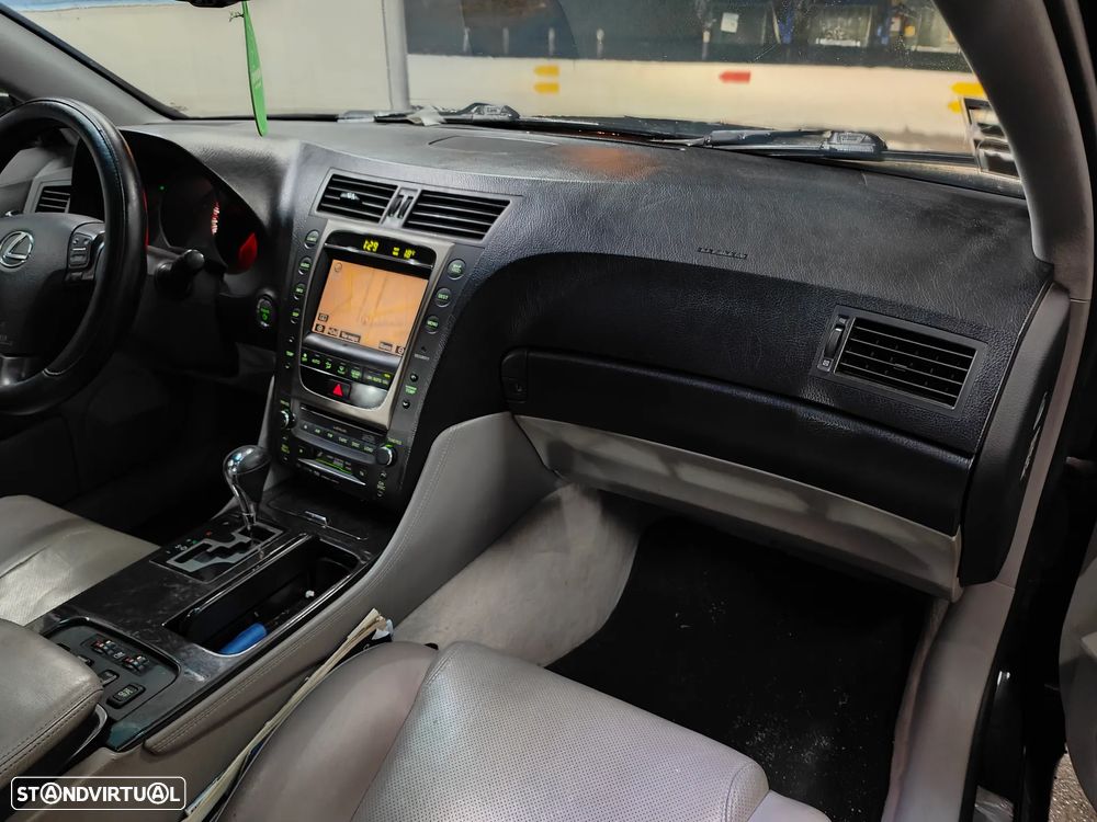Lexus GS 450h 36 - 16