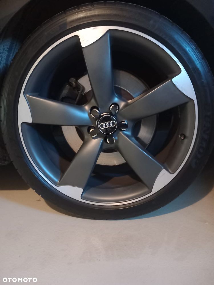 Audi A8 - 7