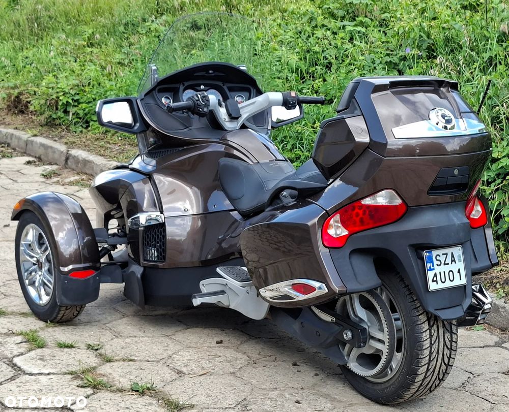 Can-Am Spyder - 16