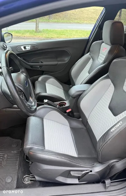 Ford Fiesta ST - 13