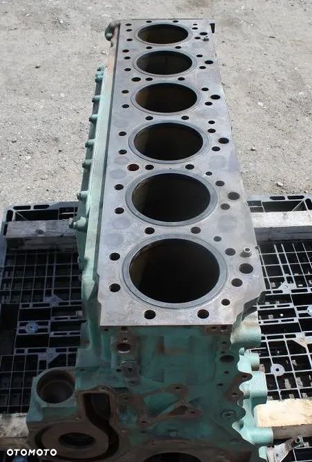 # VOLVO FH16 FH 16 D16 D16G BLOK SILNIKA TULEJE - 3