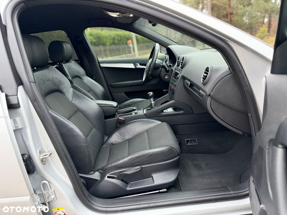 Audi A3 Sportback 1.4 TFSI S line Sportpaket - 12