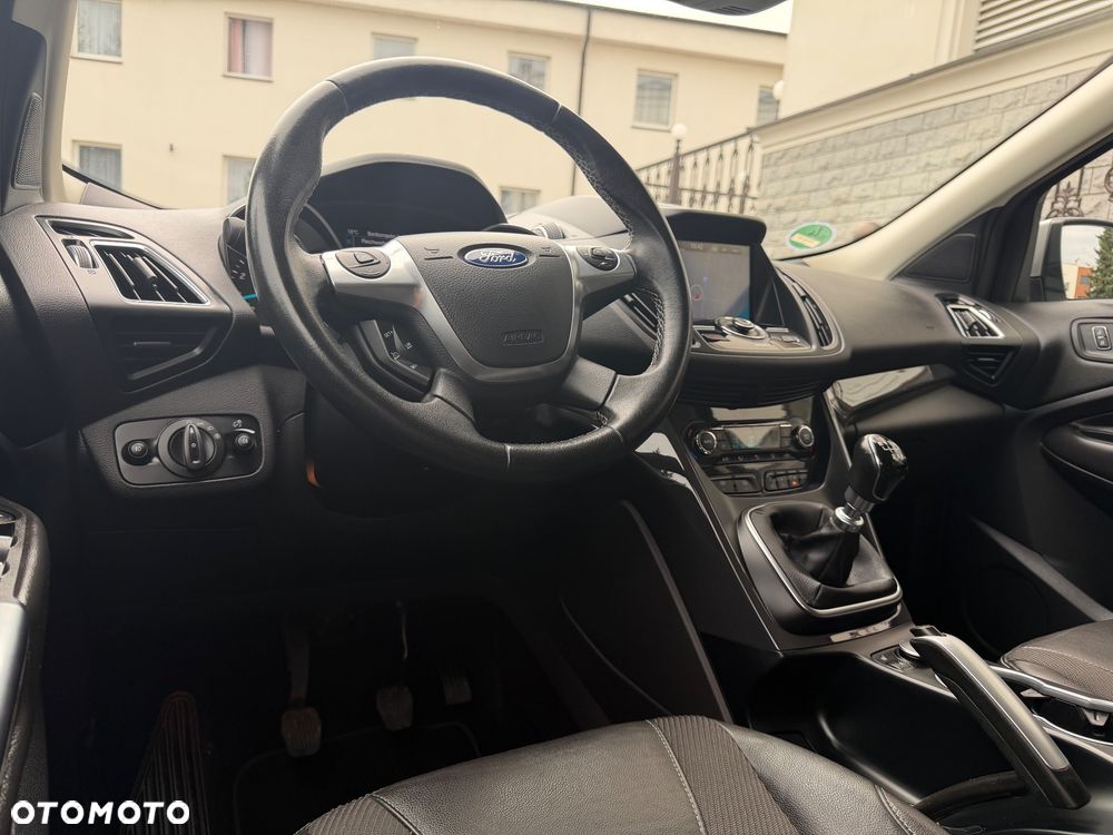 Ford Kuga 1.5 EcoBoost 2x4 Titanium - 30