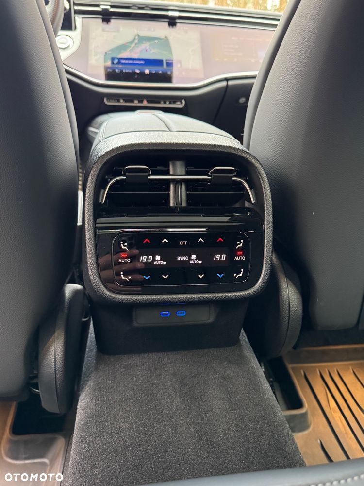 Mercedes-Benz Klasa E - 24