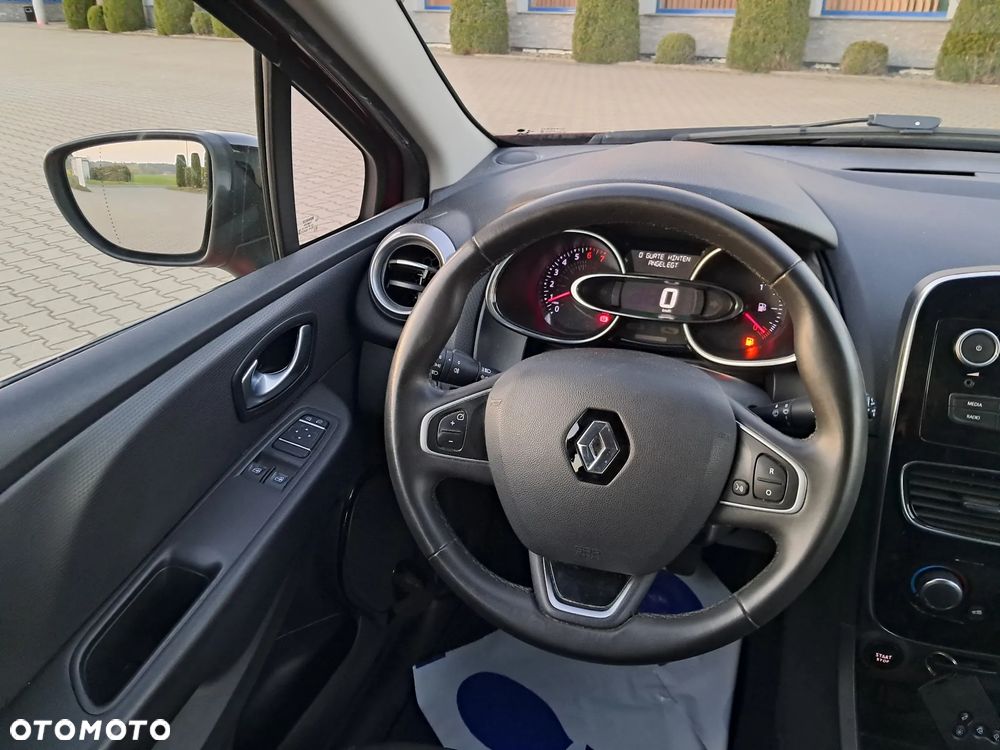 Renault Clio 1.2 16V 75 LIMITED - 17