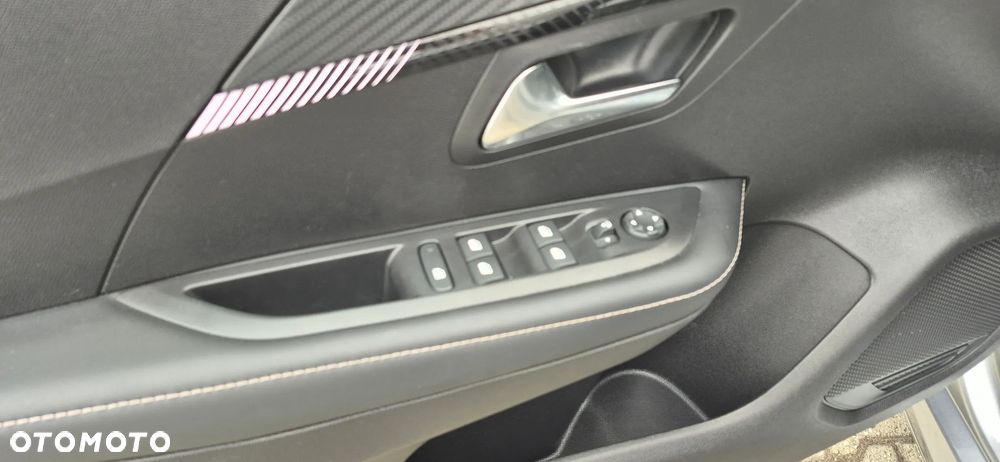 Peugeot 208 1.2 PureTech Allure S&S EAT8 - 11