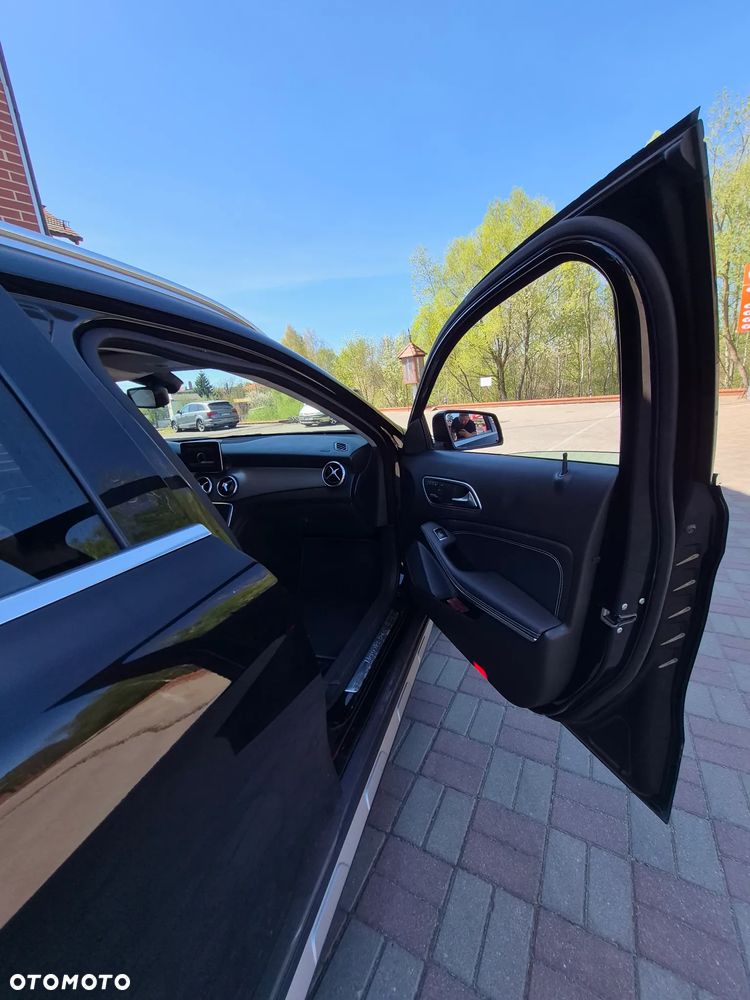 Mercedes-Benz GLA 250 7G-DCT - 13