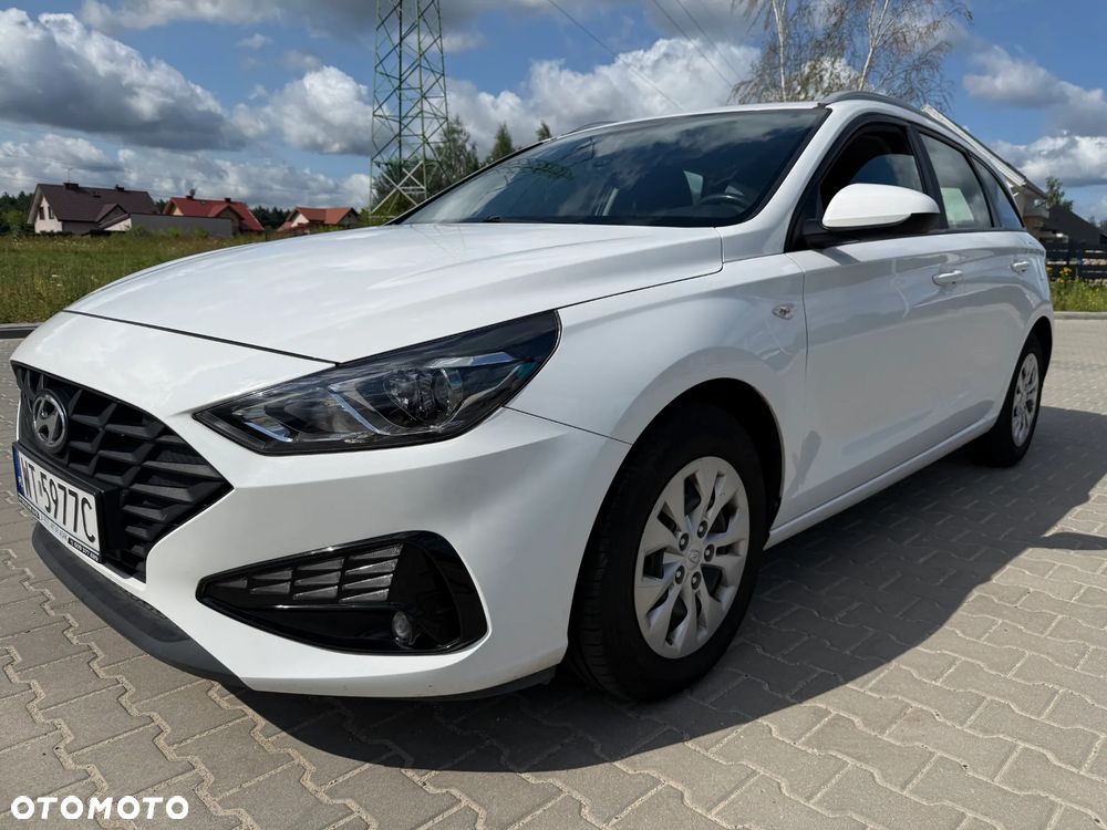 Hyundai i30 1.5 DPI Classic + - 16