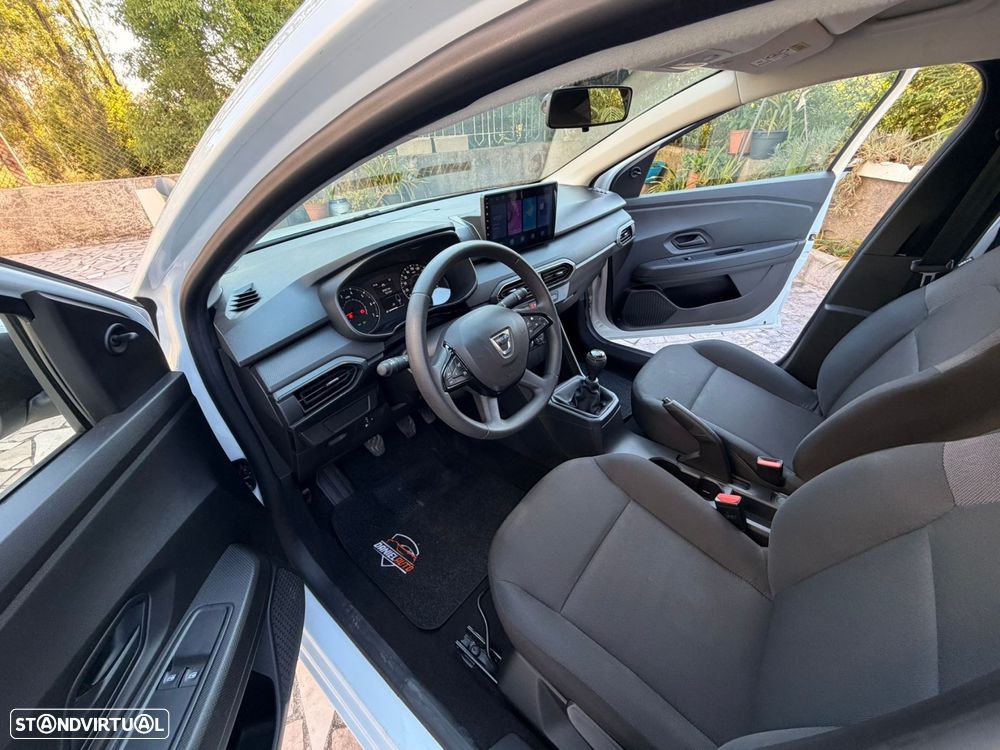 Dacia Sandero 1.0 SCe Essential — fotografia 17