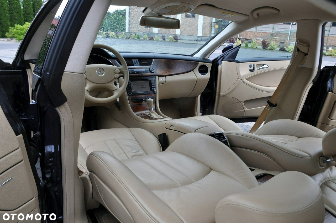 Mercedes-Benz CLS - 30