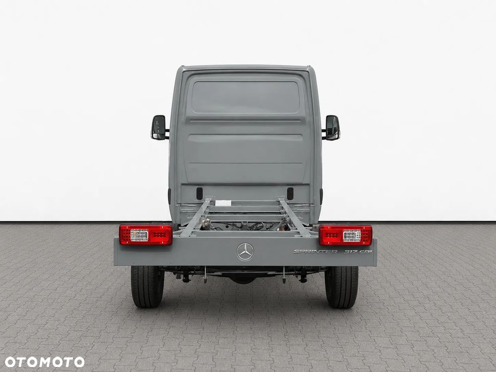 Mercedes-Benz Sprinter - 5
