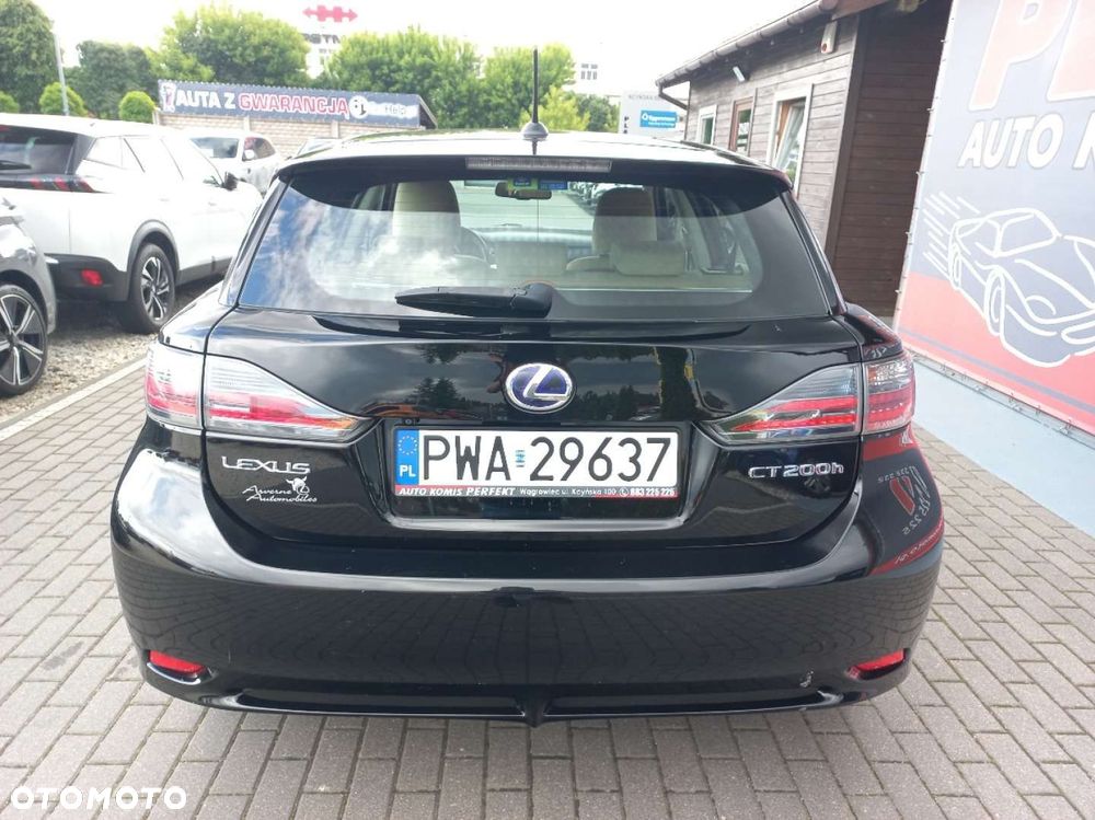 Lexus CT - 7