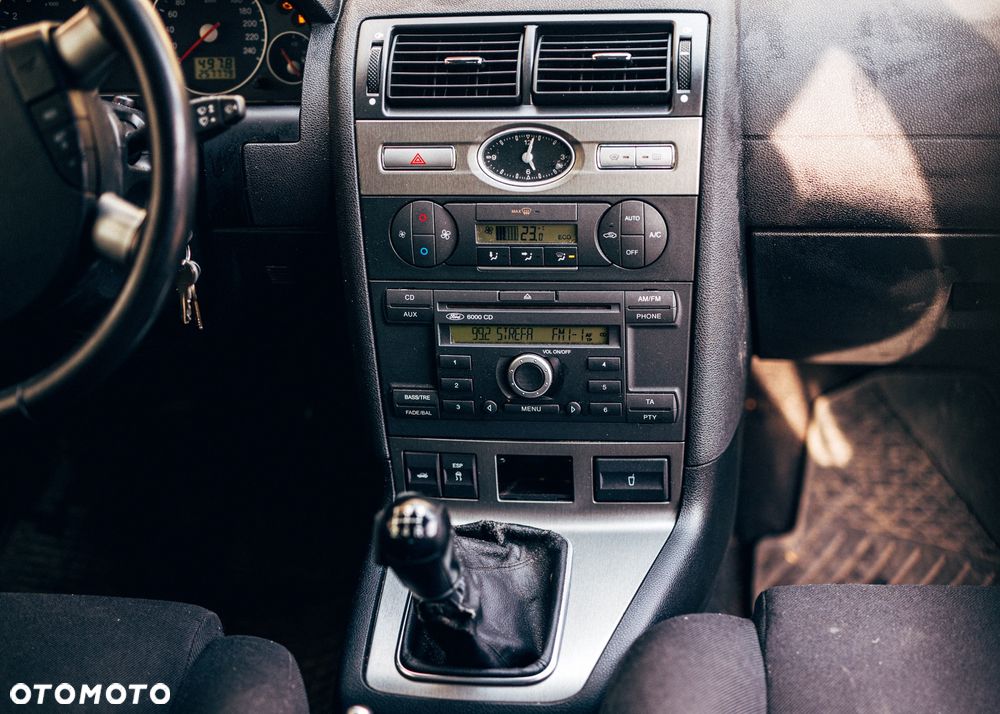 Ford Mondeo 2.0 Trend - 13