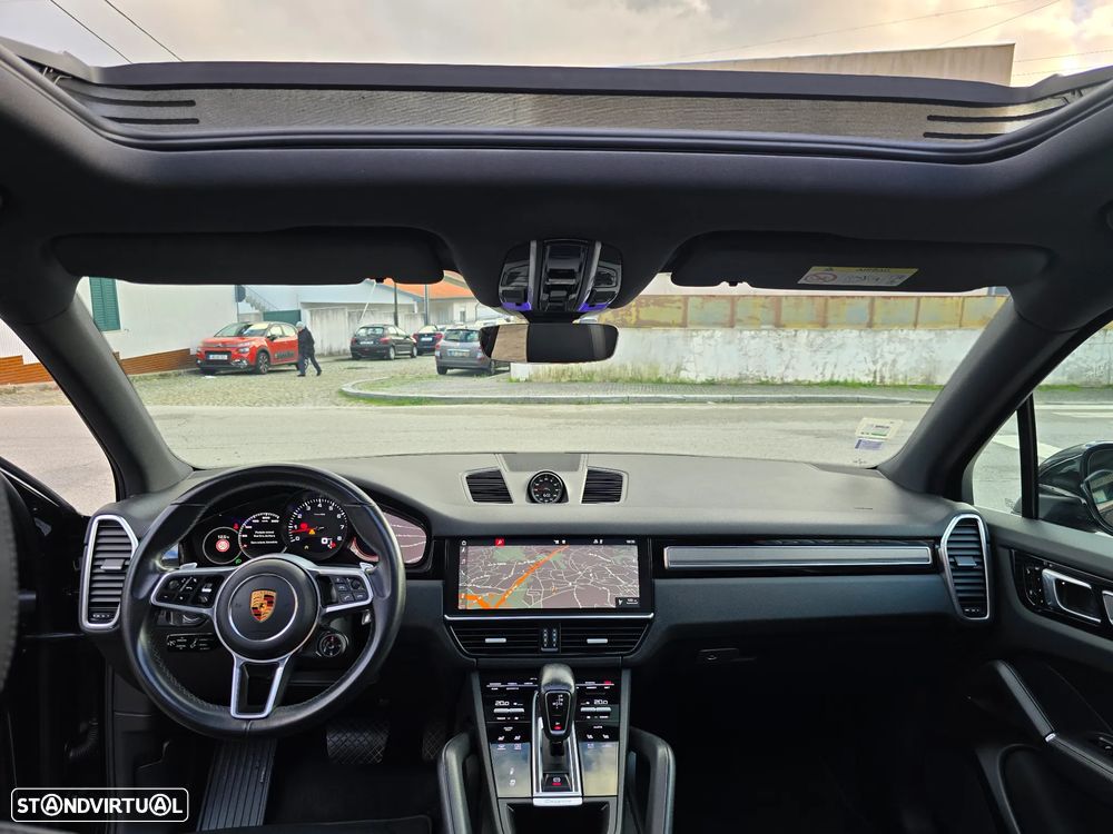 Porsche Cayenne Standard - 30