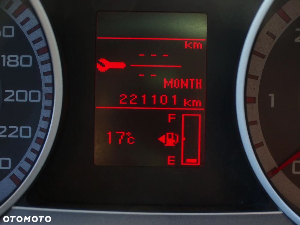 Mitsubishi Outlander - 23