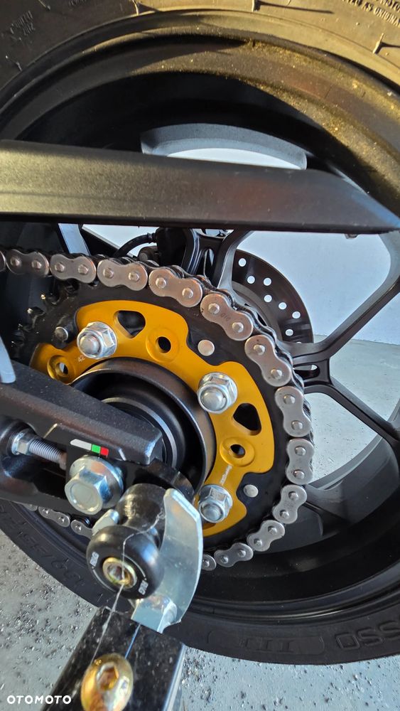 Honda CBR - 9
